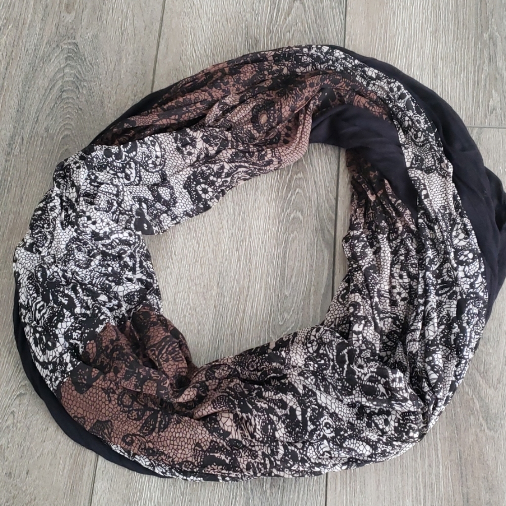 🧣 Black and Brown Lace Print Infinity Scarf